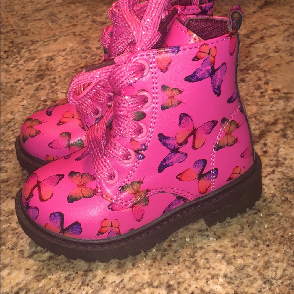 NWT spring most adorable Doc Martin style boots